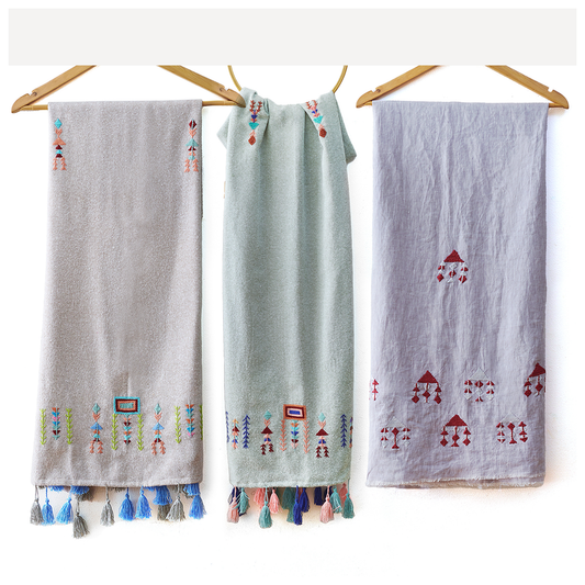 Geometric embroidered Castor shawl. شال كاستور مطرز هندسي