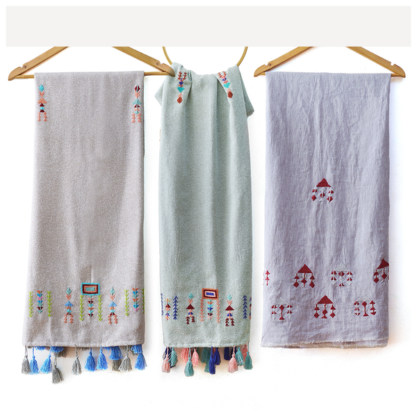 Geometric embroidered Castor shawl. شال كاستور مطرز هندسي