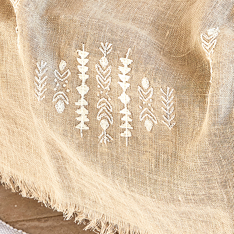 Geometric White Embroidered Linen Shawl L482 شال كتان مطرز ابيض هندسي