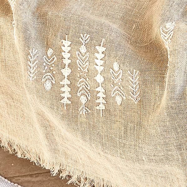 Geometric White Embroidered Linen Shawl L482 شال كتان مطرز ابيض هندسي