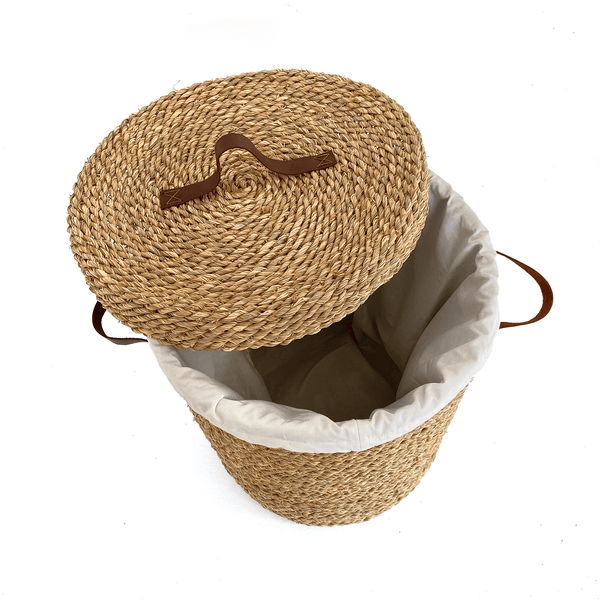 Halfa laundry basket with lid and leather handle. سلة حلفا للغسيل بغطاء و بيد جلد