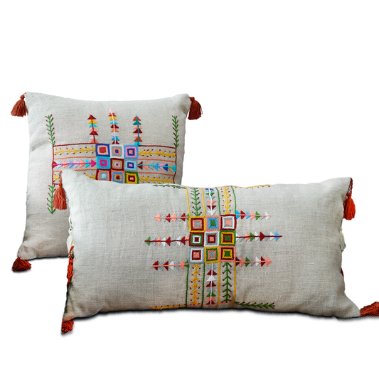 Embroidered Linen Cushion وسادة كتان مطرز