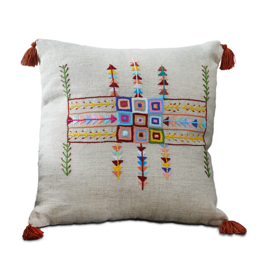 Embroidered Linen Cushion وسادة كتان مطرز