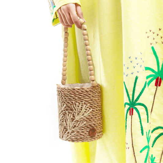 Halfa bag with a wooden handle حقيبة حلفا بيد خشب