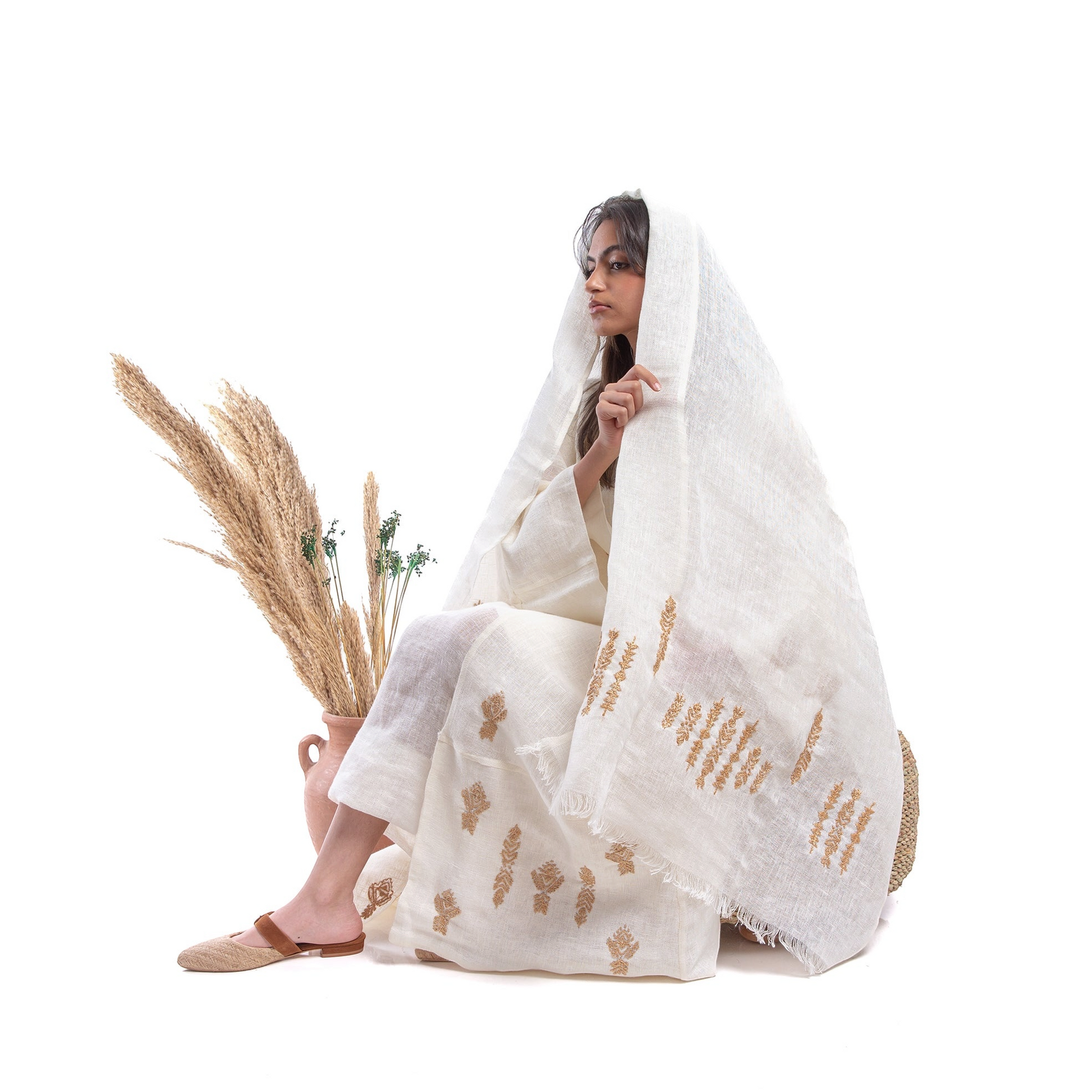 Embroidered linen Jalabiya JL003. قفطان كتان مطرز