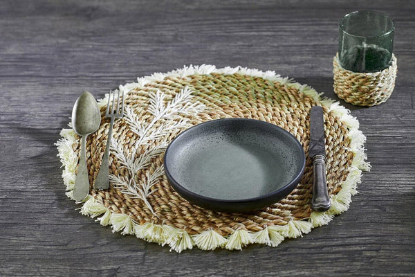 Embroidered Halfa Placemats with ouya مفرش اطباق حلفا مطرز بقوية