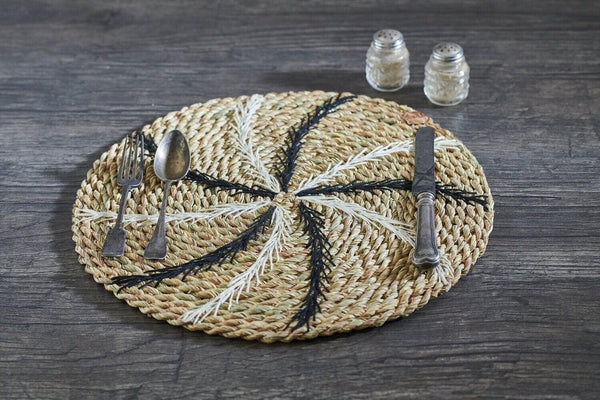 Embroidered Halfa Placemats D. مفرش اطباق حلفا مطرز