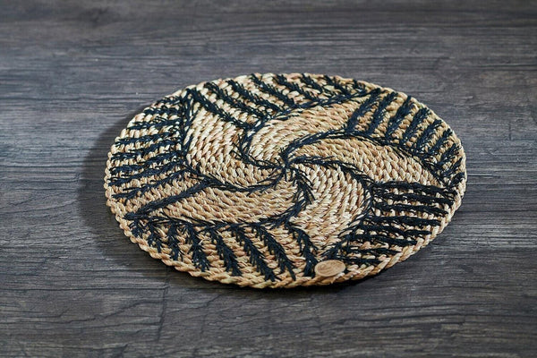 Embroidered Halfa Placemats G. مفرش اطباق حلفا مطرز