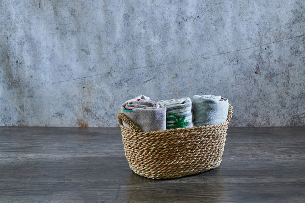 Halfa oval dish with handle and cover - Ayasha. طبق حلفا بيضوي بيد وجراب - عياشة