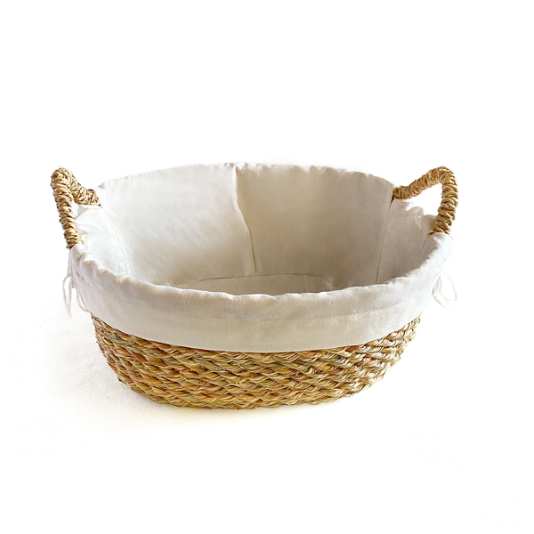 Halfa oval dish with handle and cover - Ayasha. طبق حلفا بيضوي بيد وجراب - عياشة