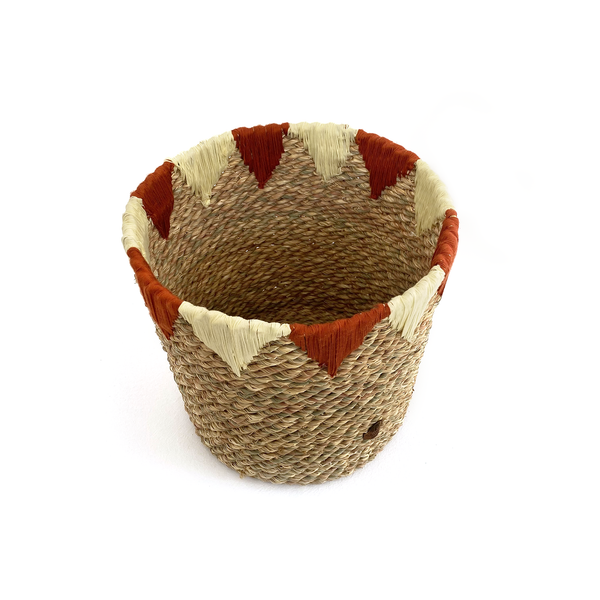 Halfa cup basket Nuby embroidery. سلة حلفا كأس تطريز نوبي