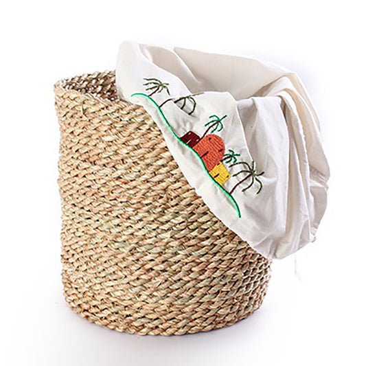 Halfa basket with embroidered pouch. سلة حلفا مع جراب مطرز