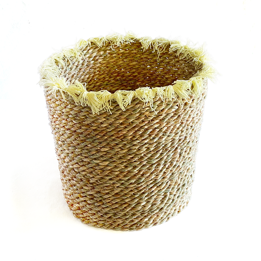 Halfa cup basket with ouya. سلة حلفا كأس بقوية