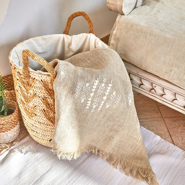 Geometric White Embroidered Linen Shawl L482 شال كتان مطرز ابيض هندسي