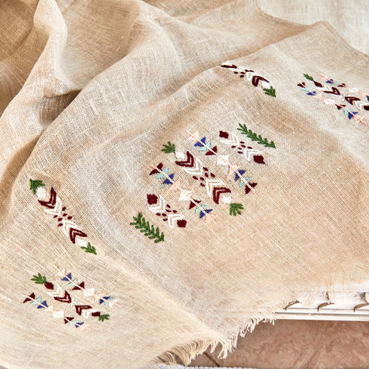 Geometric embroidered linen shawl. شال كتان مطرز هندسي